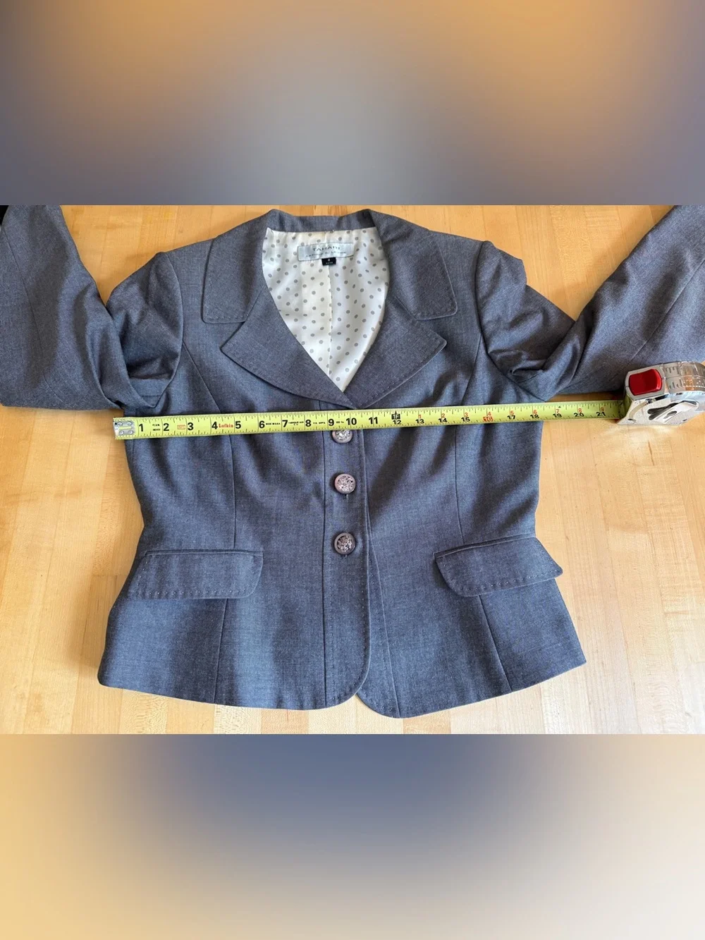 Tahari Retro Style 2- Piece Skirt Suit Gray w/ Pleated Skirt size 6